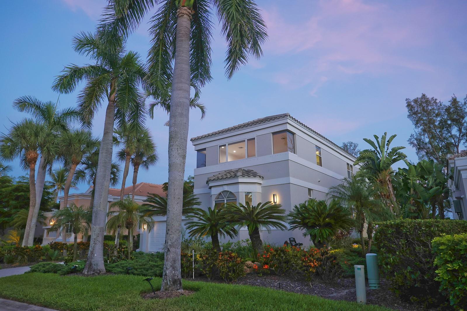 3527 FAIR OAKS LANE