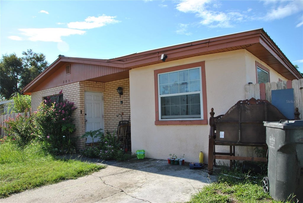 Photo of 2056 Balfour Circle, Tampa, FL 33619 (MLS # OM732006)