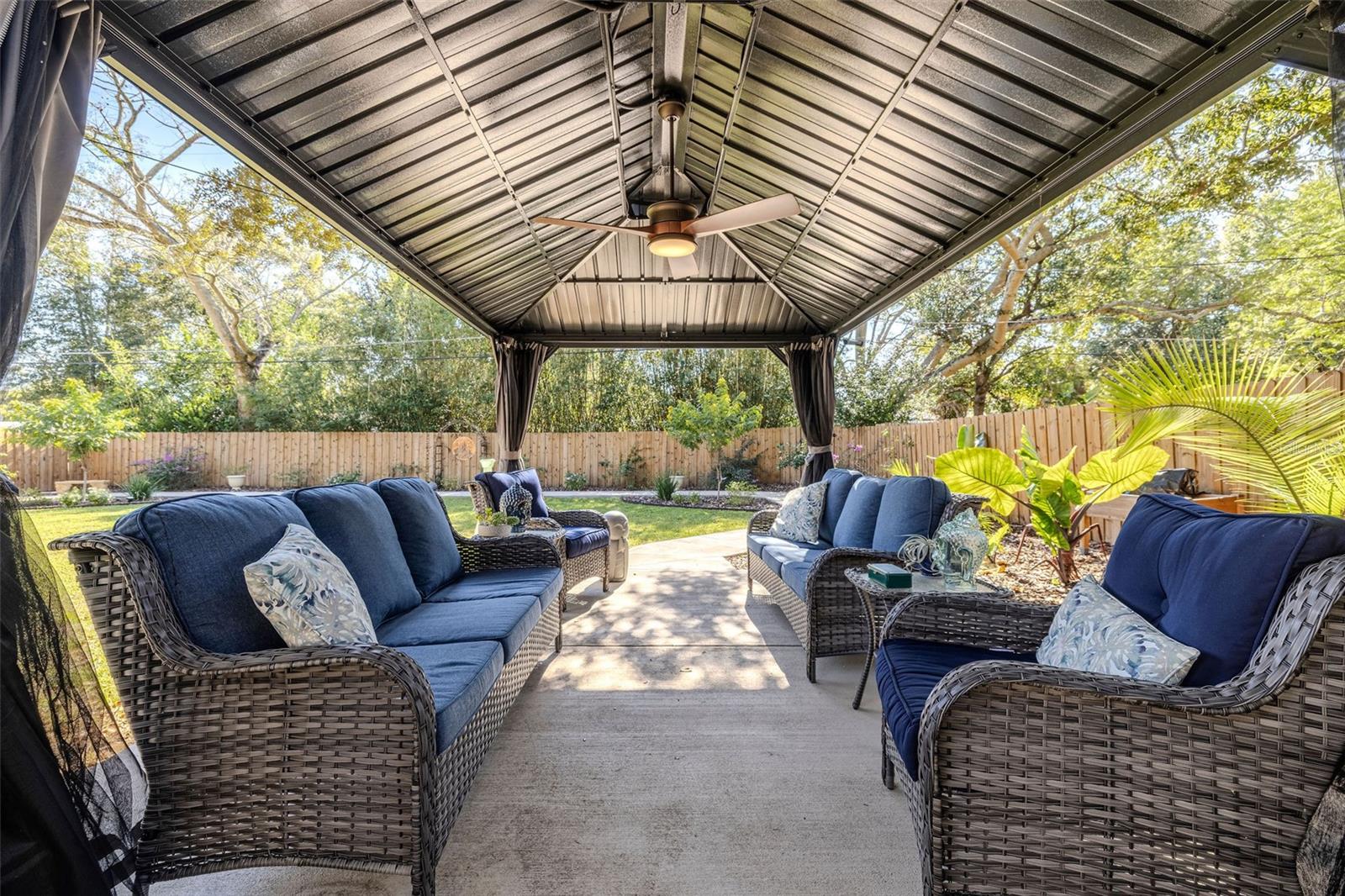 MONTCLAIR MANOR - Residential