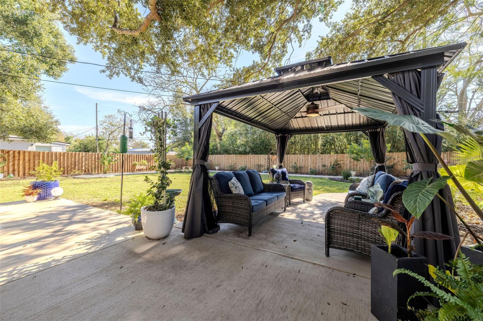 MONTCLAIR MANOR - Residential