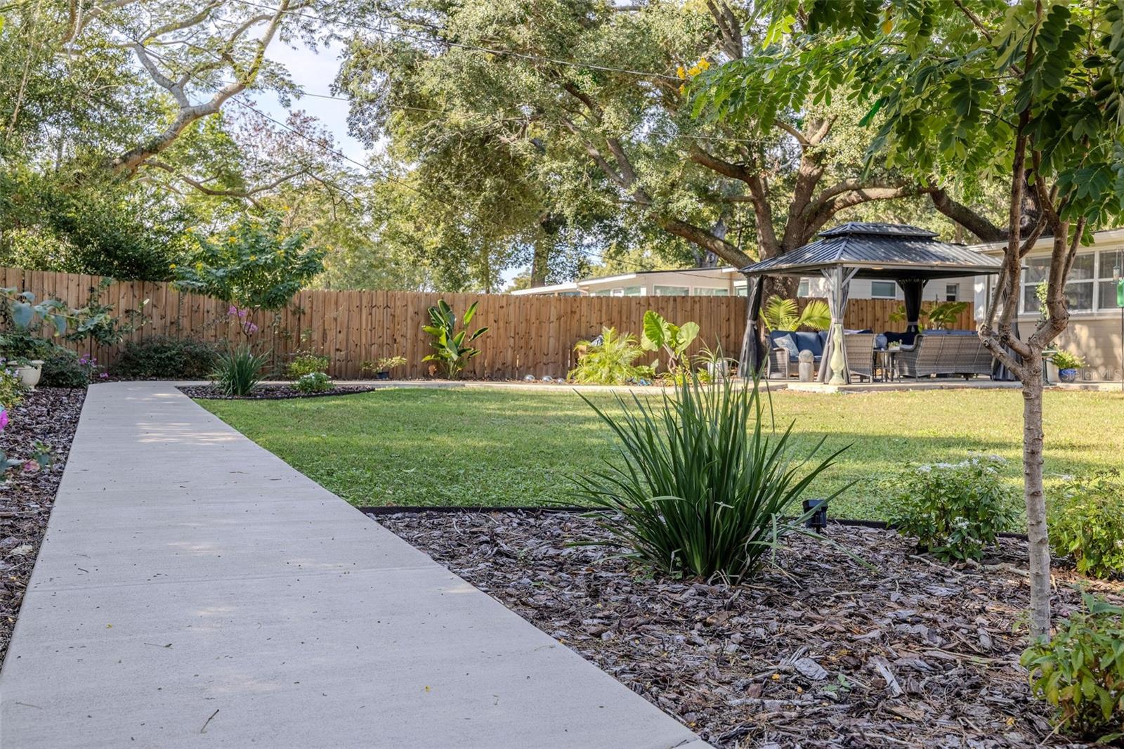 MONTCLAIR MANOR - Residential