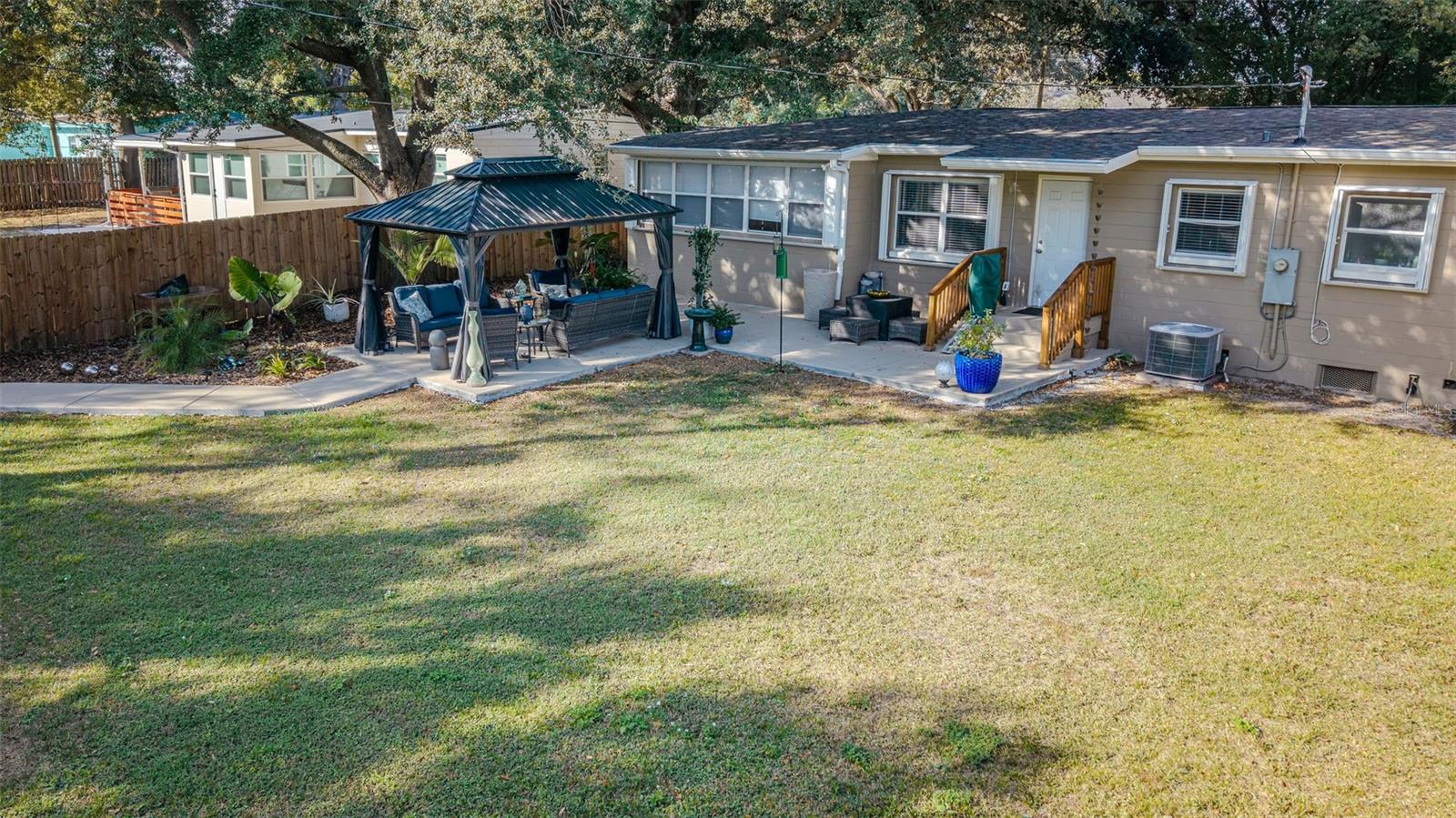 MONTCLAIR MANOR - Residential