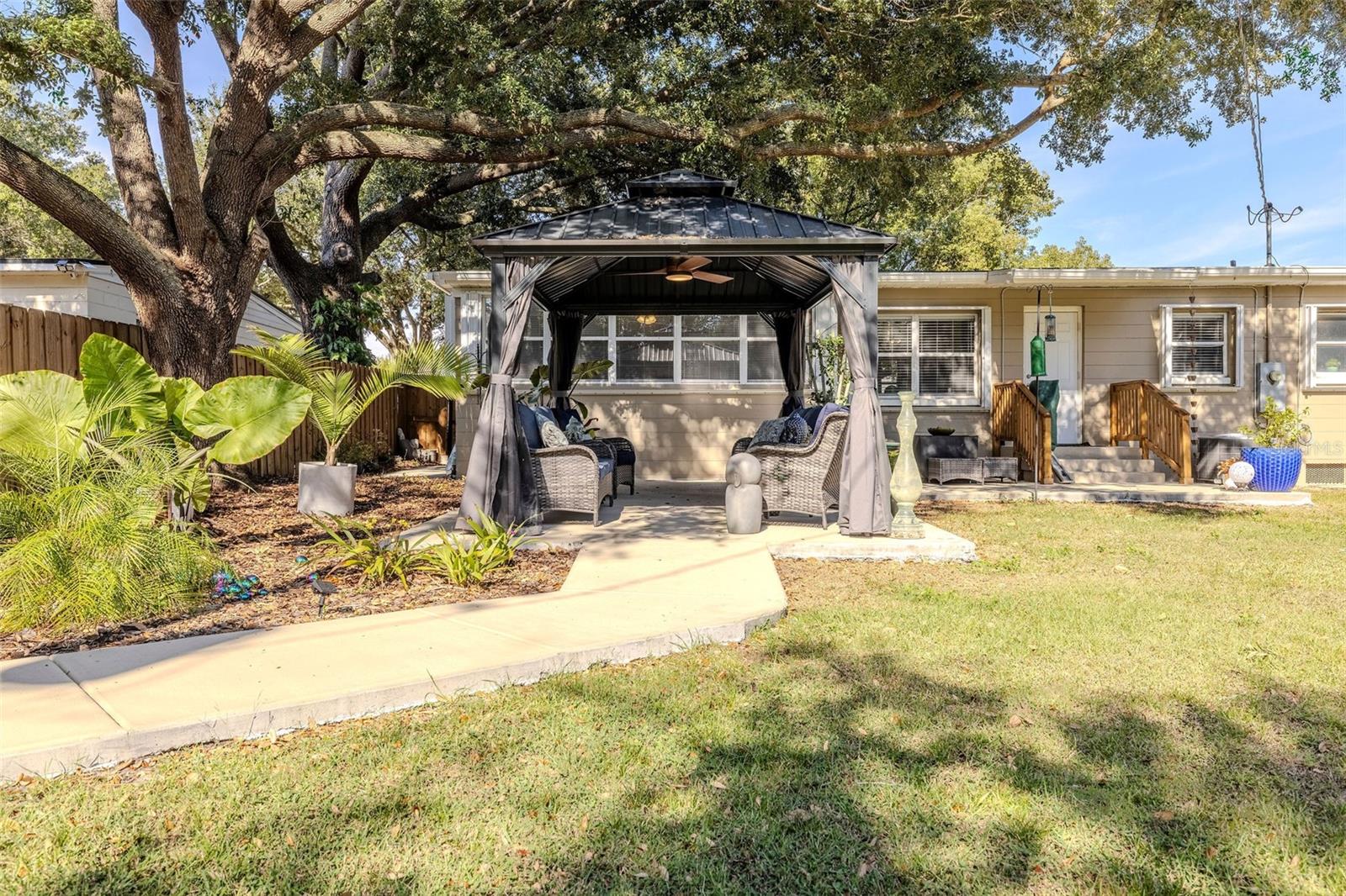 MONTCLAIR MANOR - Residential