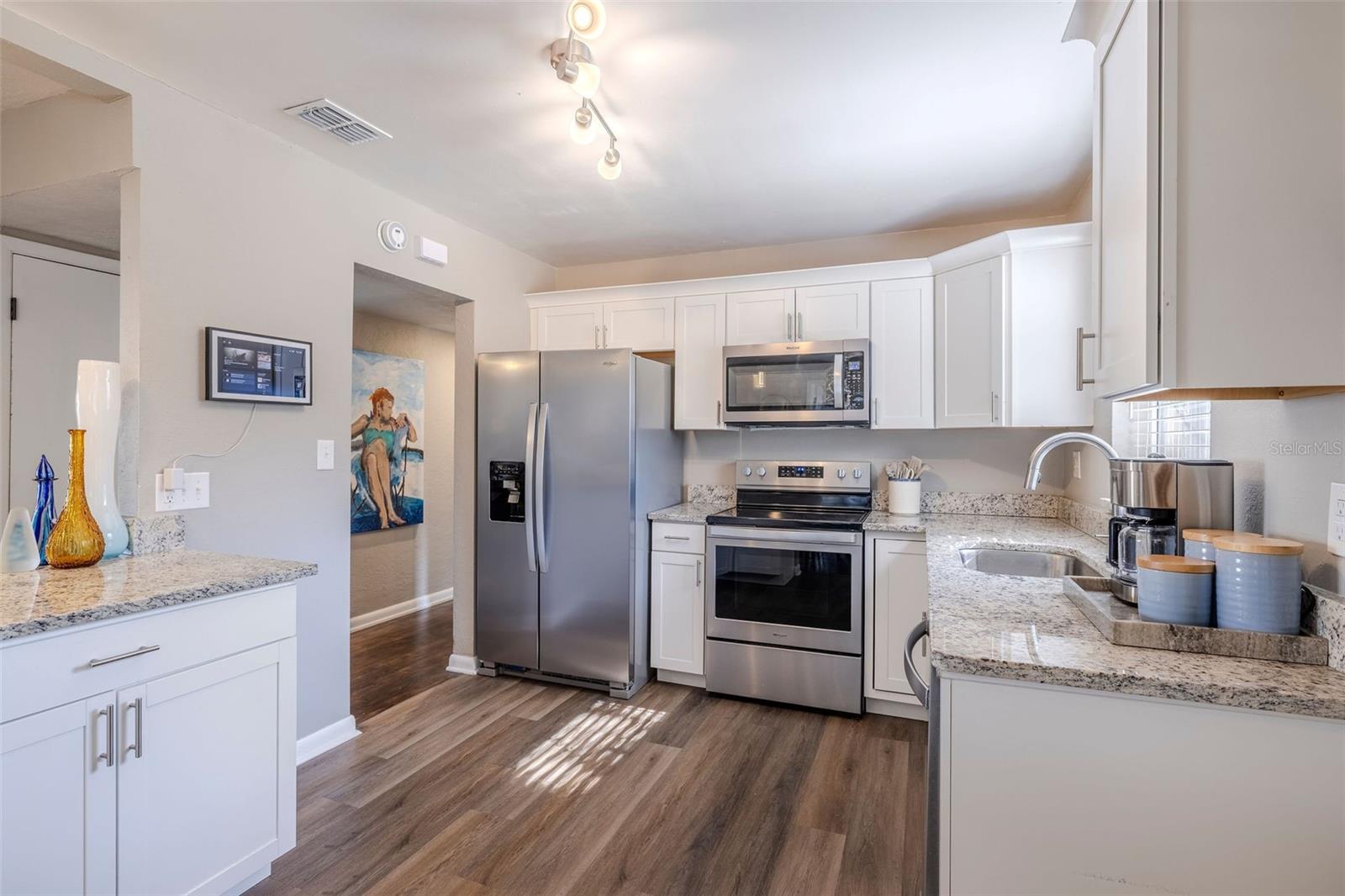 MONTCLAIR MANOR - Residential