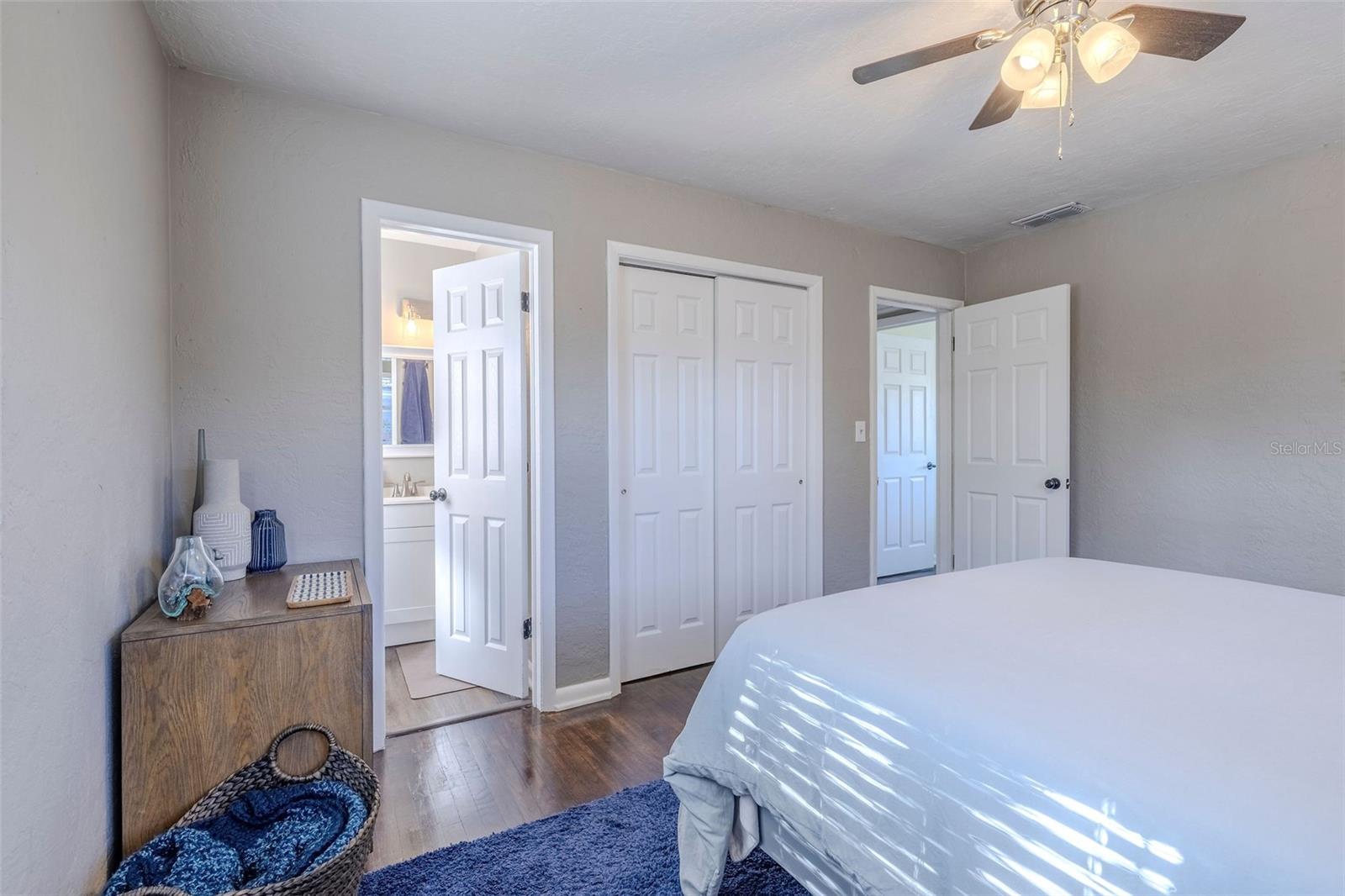 MONTCLAIR MANOR - Residential