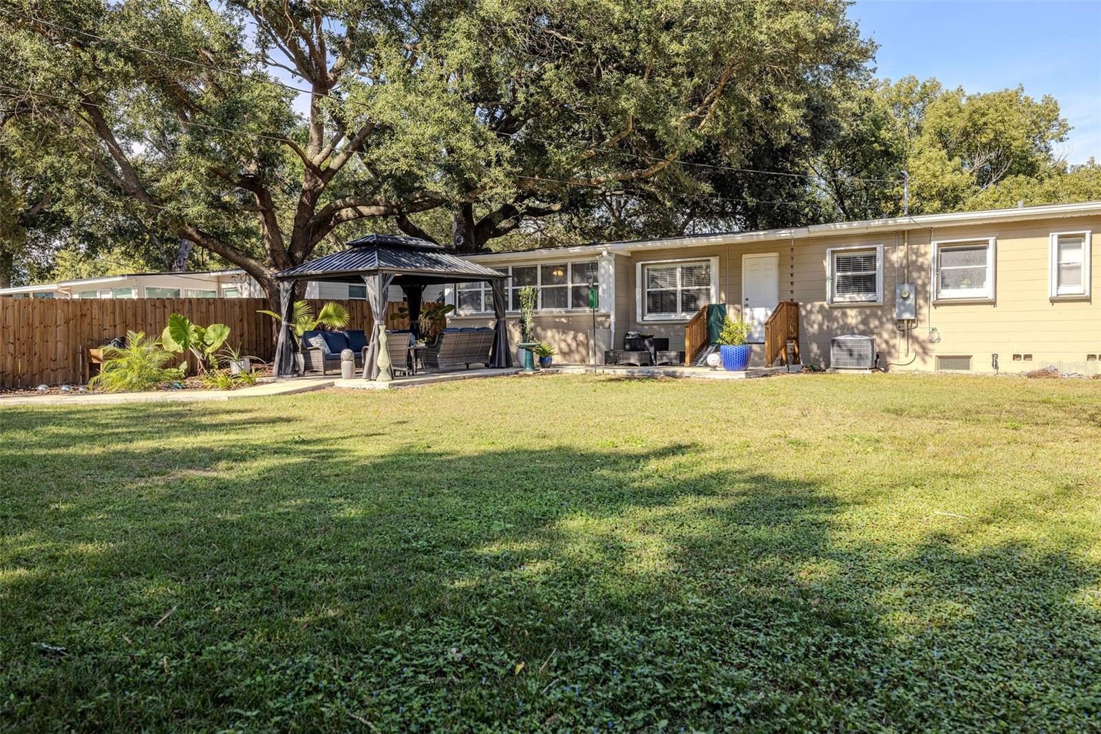 MONTCLAIR MANOR - Residential