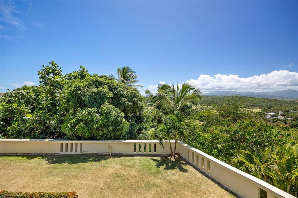 URB. LA ROCA - Residential