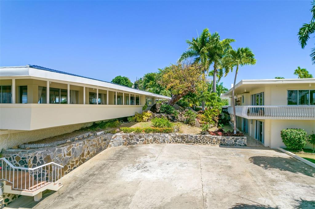 URB. LA ROCA - Residential