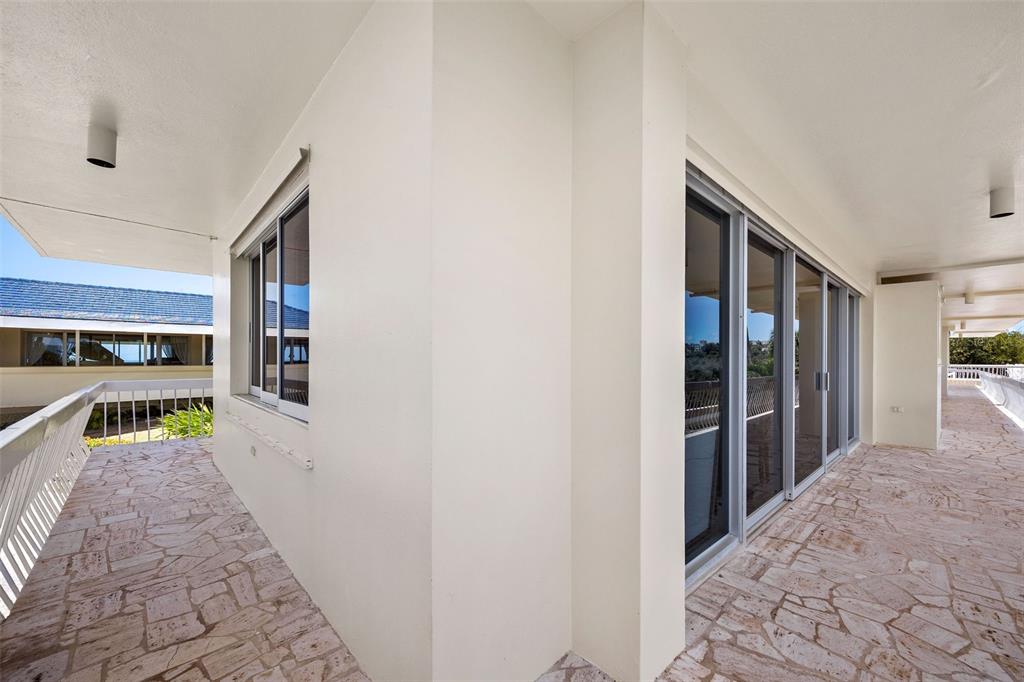 URB. LA ROCA - Residential