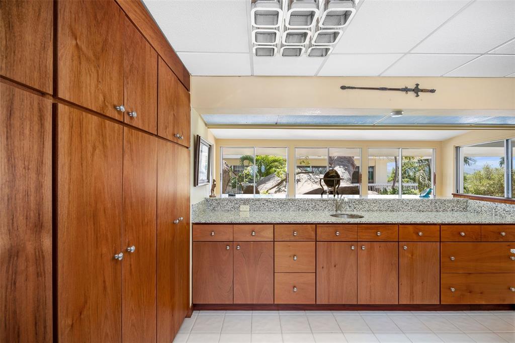 URB. LA ROCA - Residential