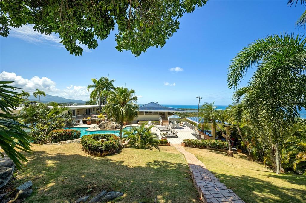 URB. LA ROCA - Residential