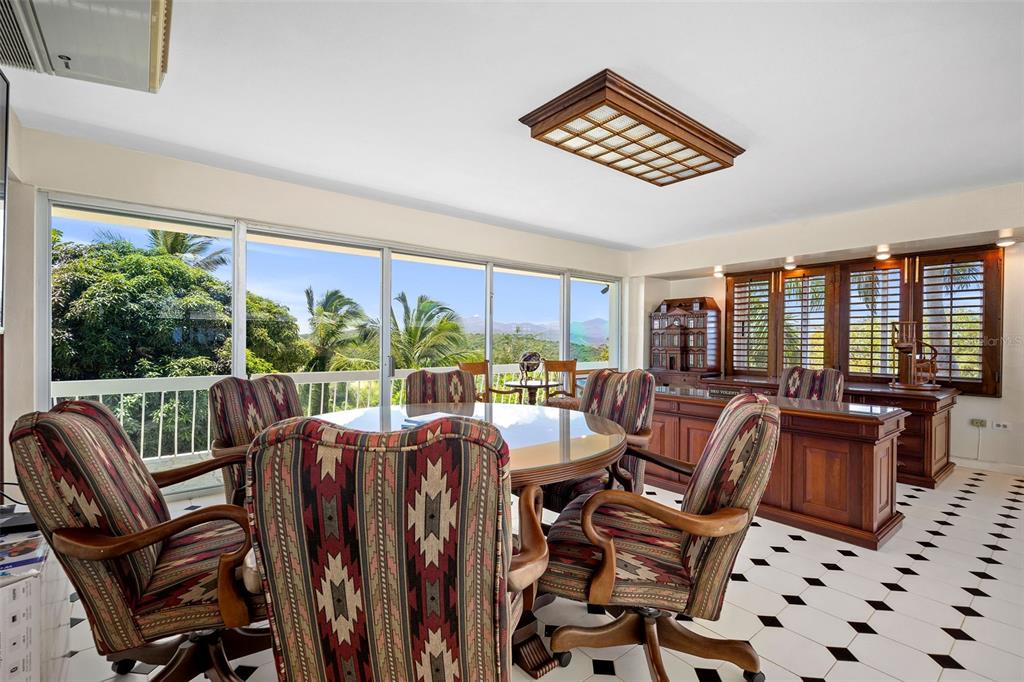 URB. LA ROCA - Residential