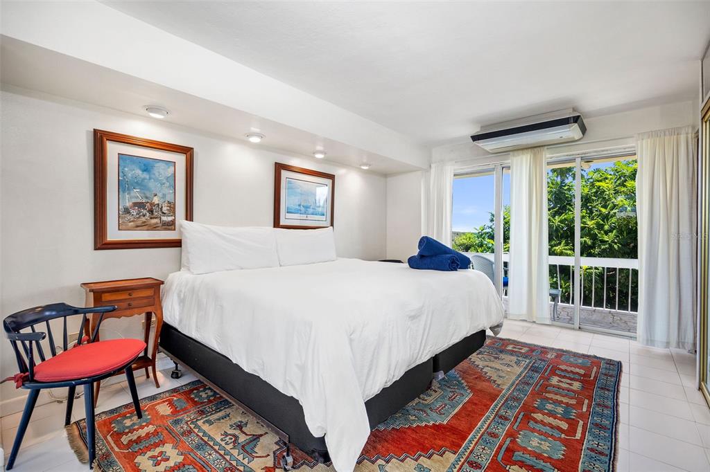 URB. LA ROCA - Residential