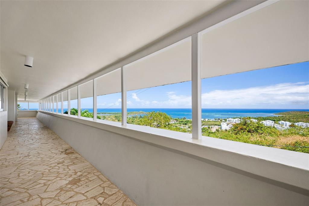 URB. LA ROCA - Residential