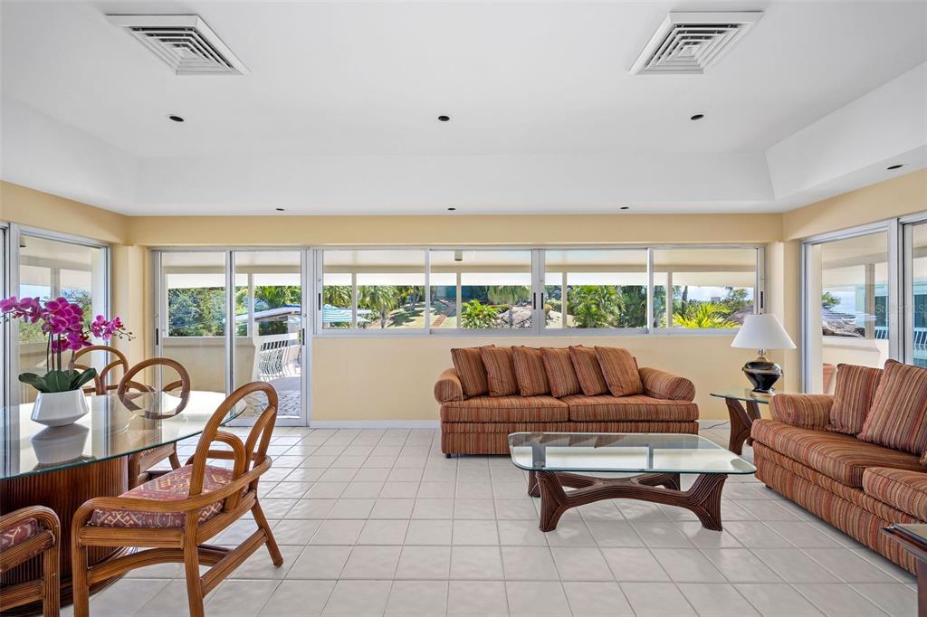 URB. LA ROCA - Residential