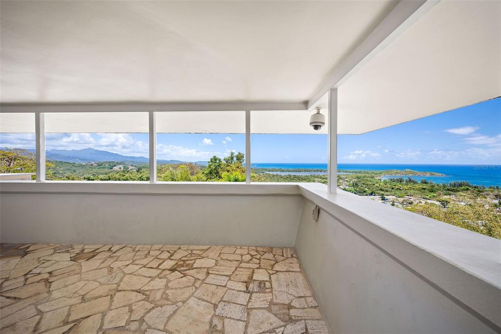 URB. LA ROCA - Residential