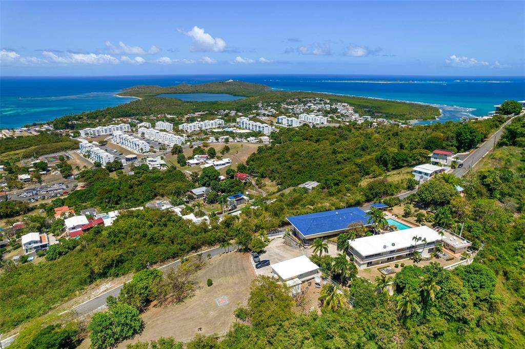 URB. LA ROCA - Residential