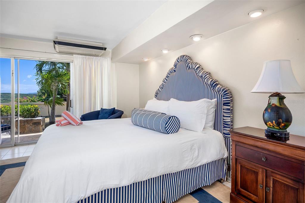 URB. LA ROCA - Residential