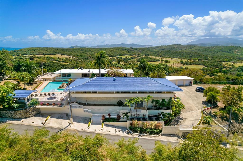 URB. LA ROCA - Residential