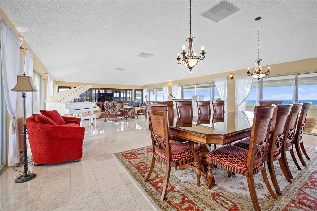 URB. LA ROCA - Residential