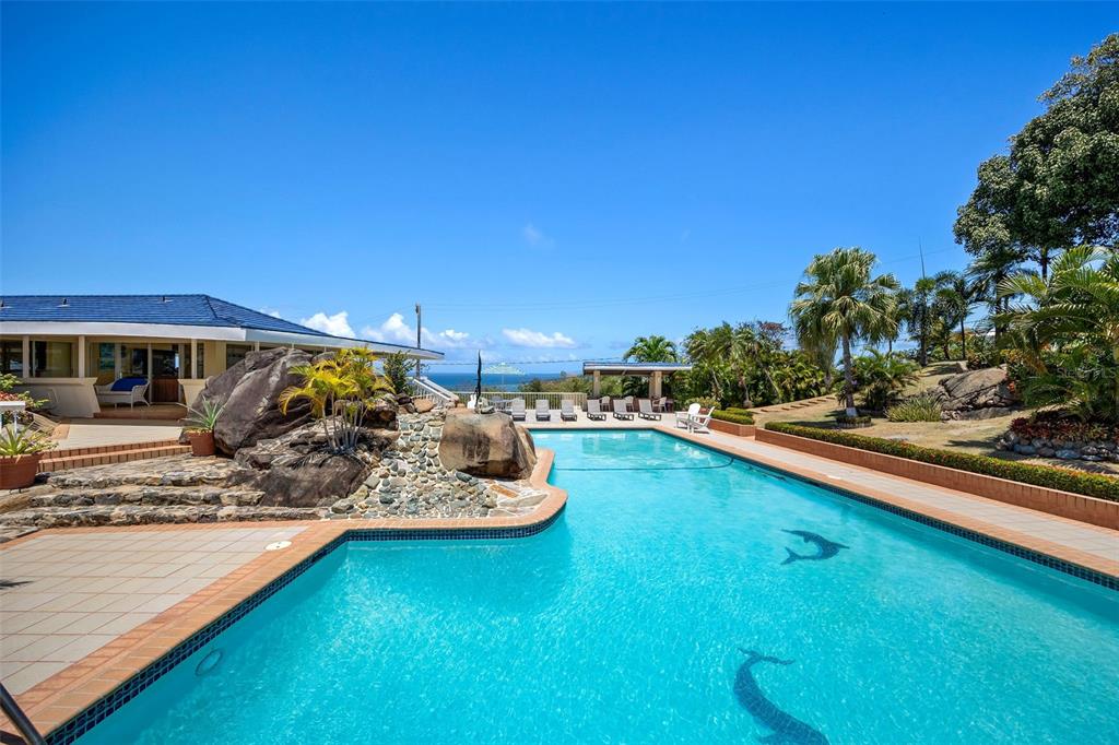 URB. LA ROCA - Residential