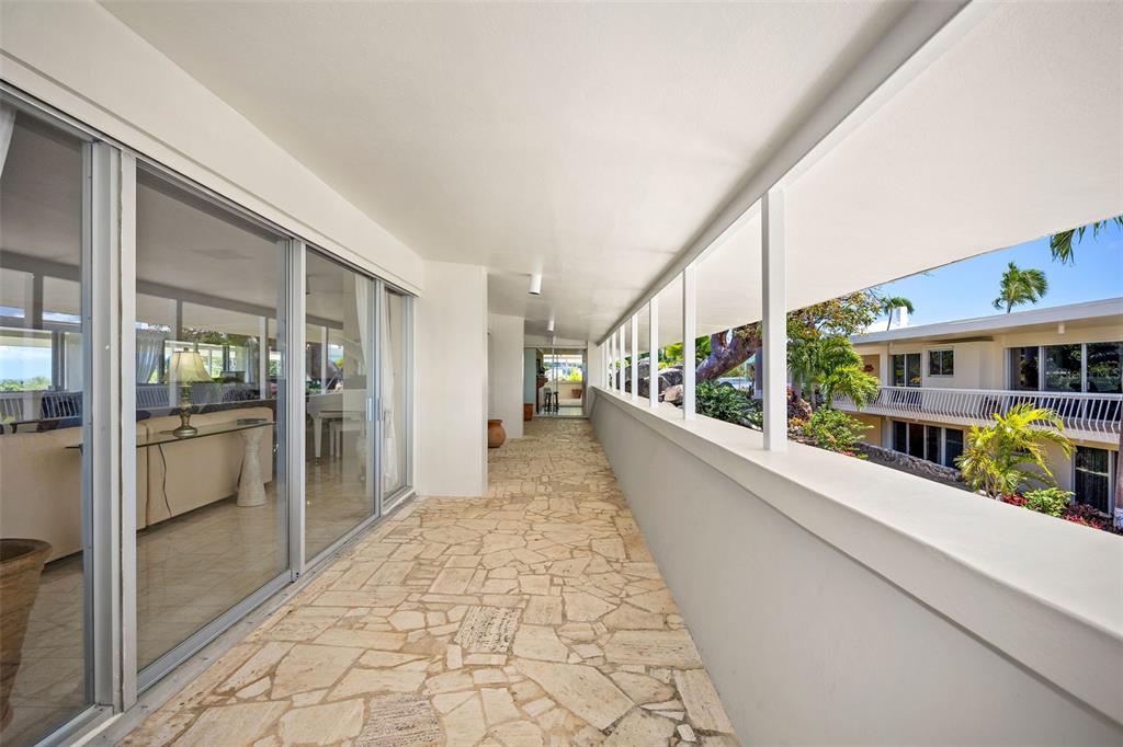 URB. LA ROCA - Residential