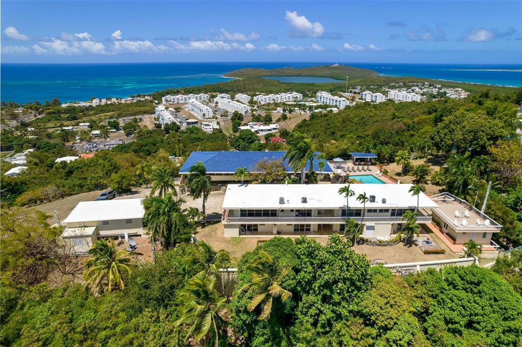 URB. LA ROCA - Residential