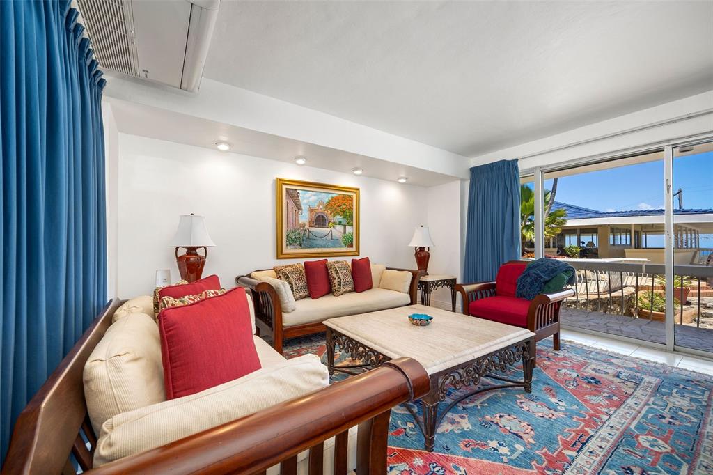 URB. LA ROCA - Residential