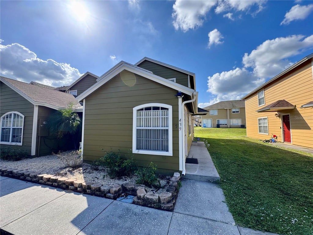 Photo of 439 Coconut Palm Way, Davenport, FL 33897 (MLS # G5117068)
