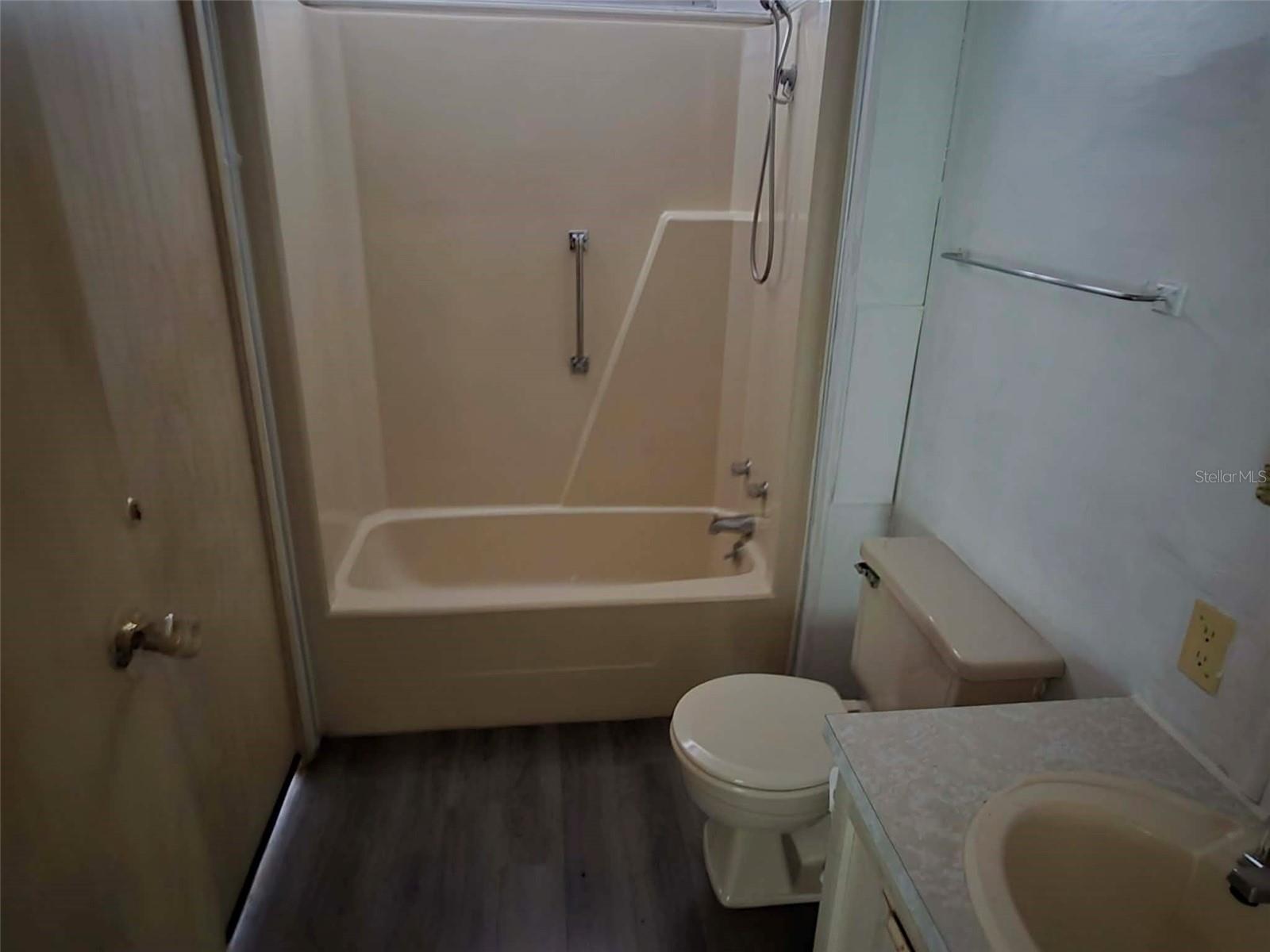 BAHIA OAKS - Residential