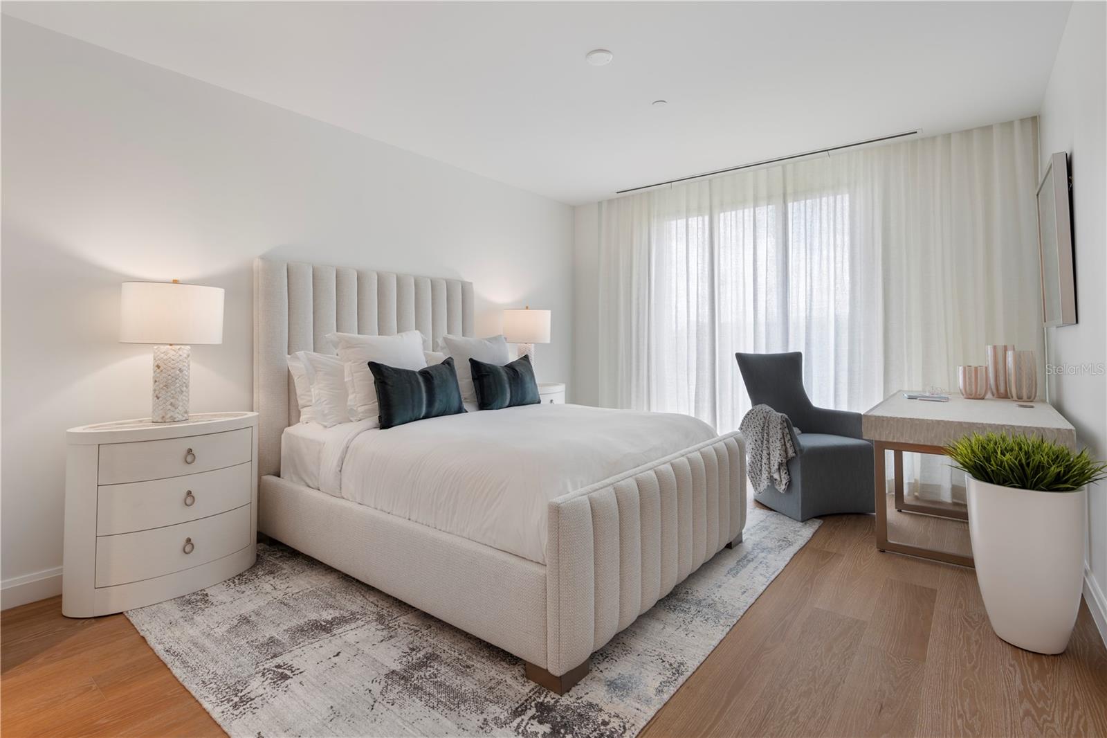 GOLDEN OAK FLORIAN PARK CONDOMINIUM - Residential