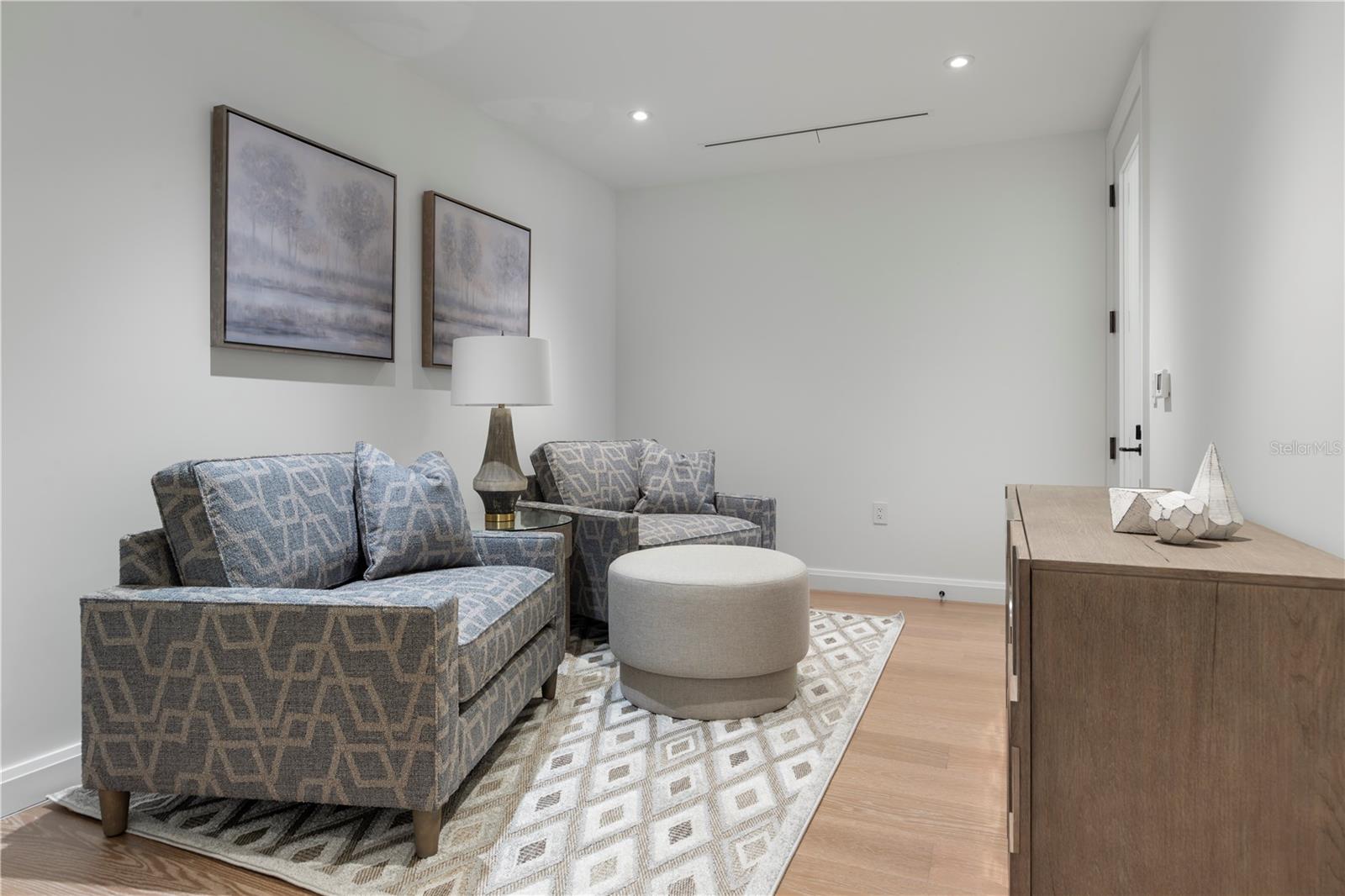 GOLDEN OAK FLORIAN PARK CONDOMINIUM - Residential