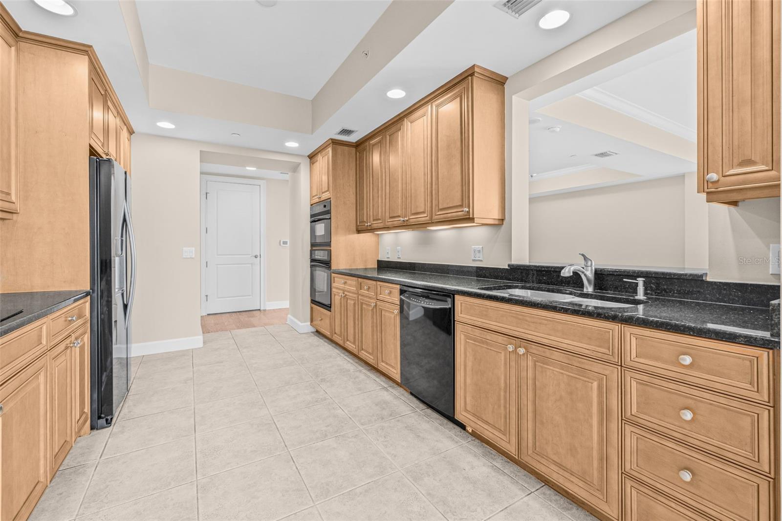 PARKSHORE PLAZA CONDO - Residential Lease