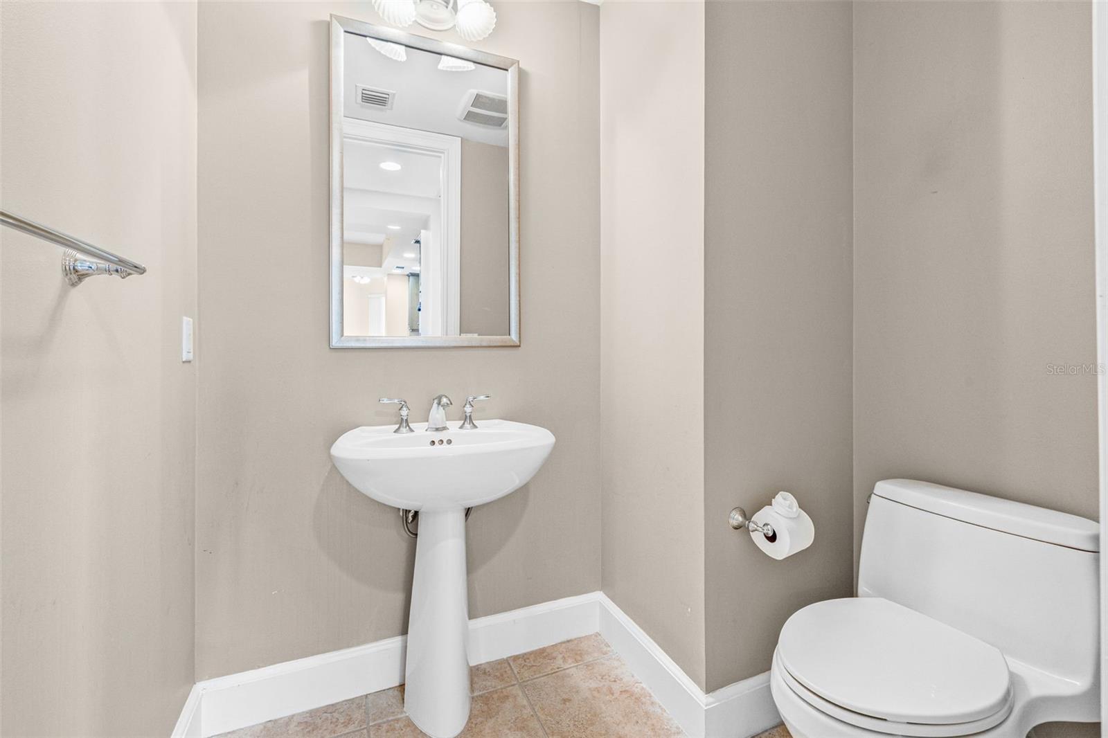 PARKSHORE PLAZA CONDO - Residential Lease