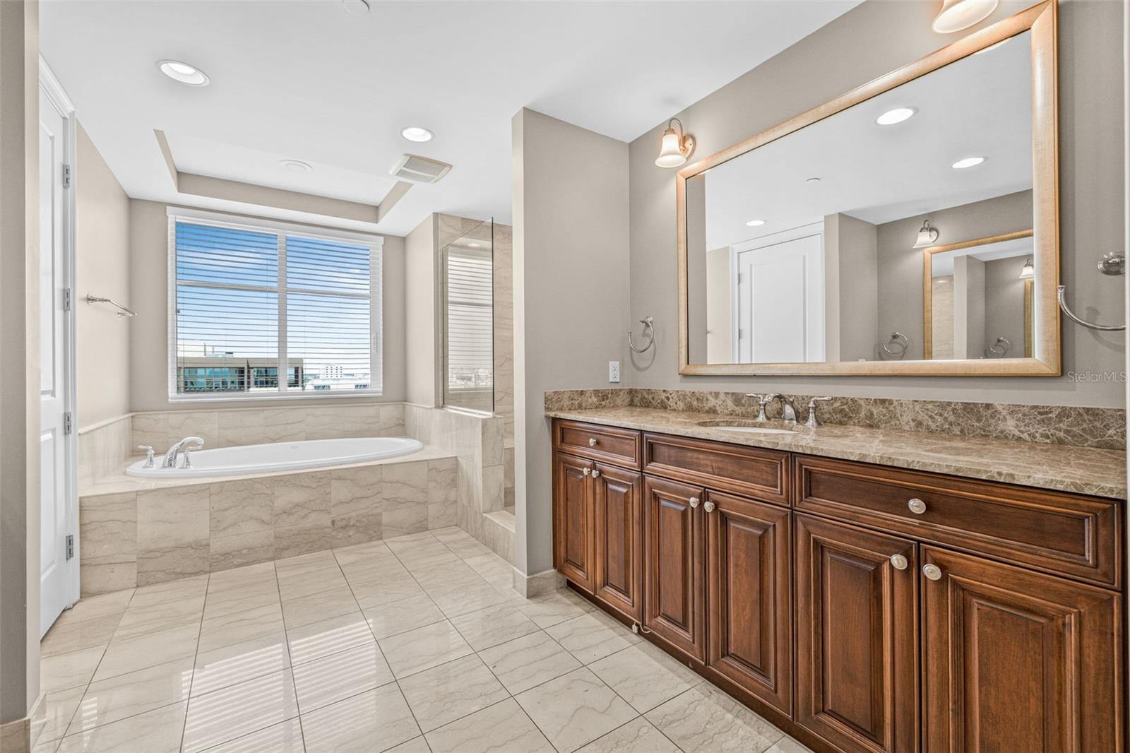 PARKSHORE PLAZA CONDO - Residential Lease