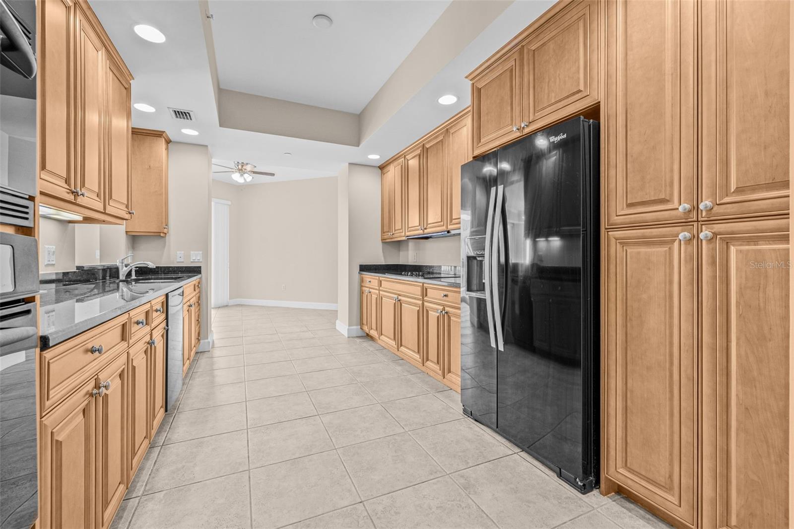 PARKSHORE PLAZA CONDO - Residential Lease