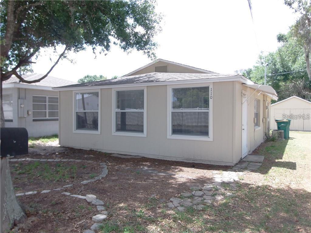 CUTE COTTAGE STYLE 2 BEDROOMS 1 BATH WITH A BONUS ROOM BETTER THAN AAPARTMENT LIVING LAWN CARE INCLUDED AND NICE LOCATION IN EUSTIS PLENTY OF SPACE FOR GRILLING AND OUTDOOR ENJOYMENT LOTS OF ROOM IN THE GARAGE FOR EXTRA STORAGE
THIS IS A GREAT PLACE TO CALL HOME FOR SINGLE OR YOUNG FAMILY CALL FOR A SHOWING