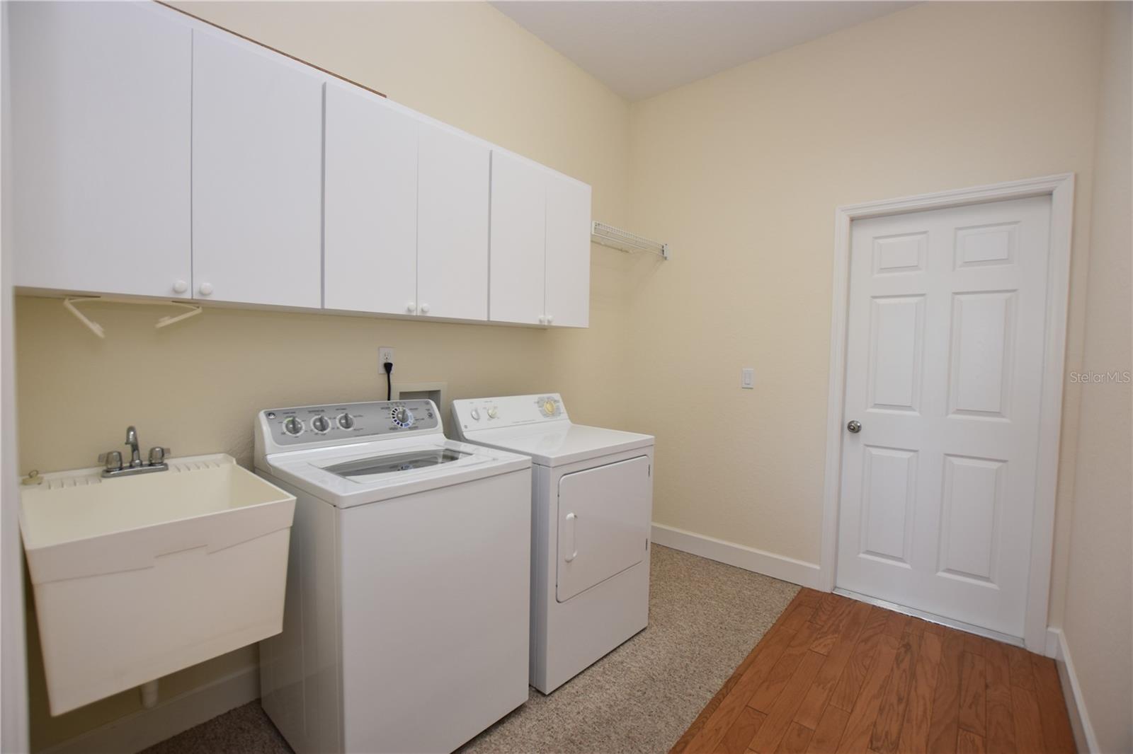 FAIRWAY OAKS FIRST ADD - Residential Lease