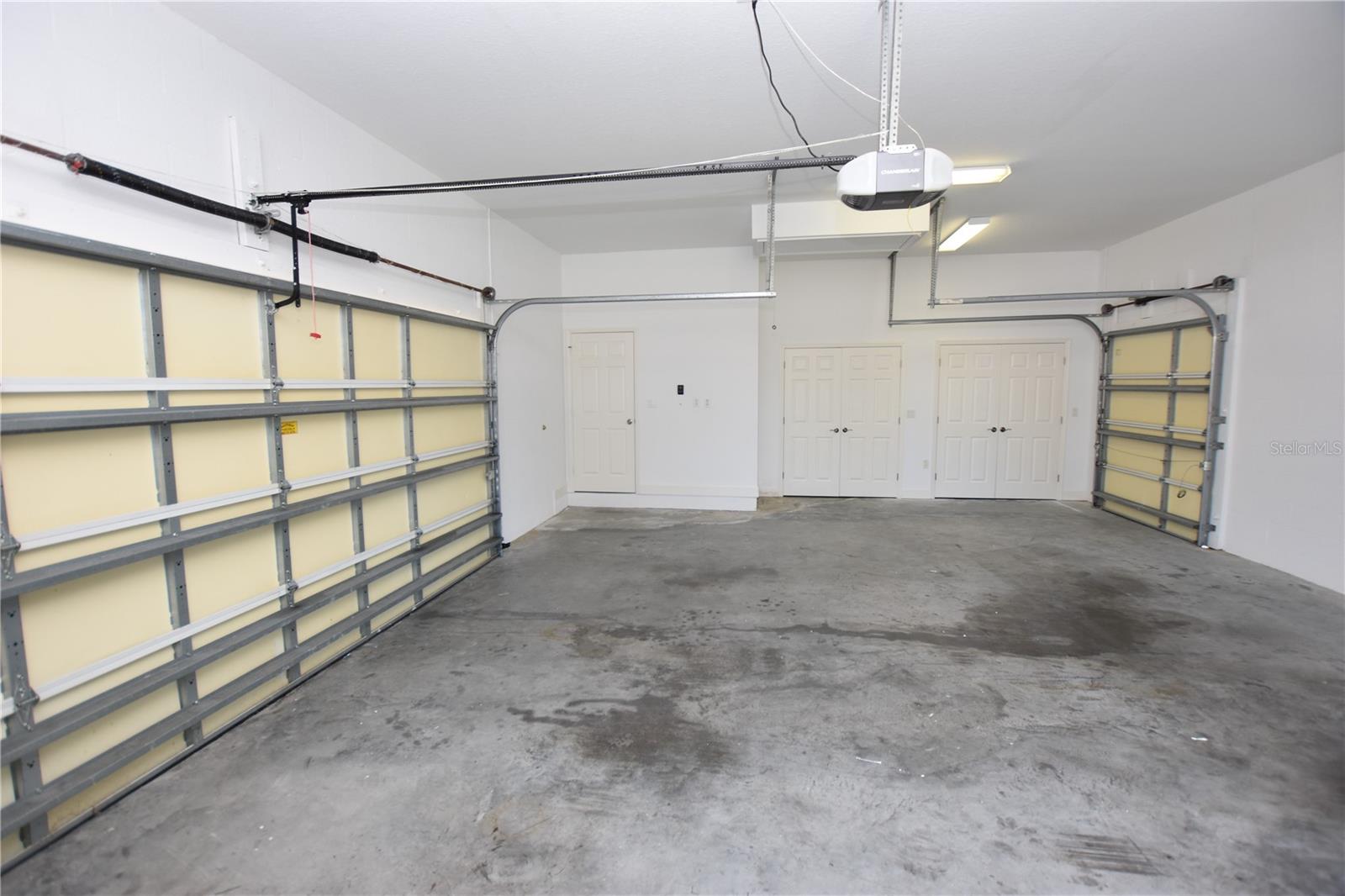 FAIRWAY OAKS FIRST ADD - Residential Lease