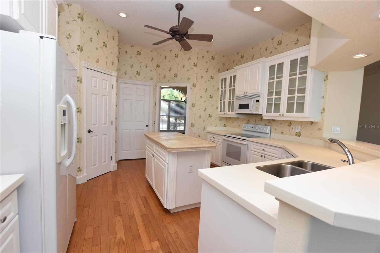 FAIRWAY OAKS FIRST ADD - Residential Lease