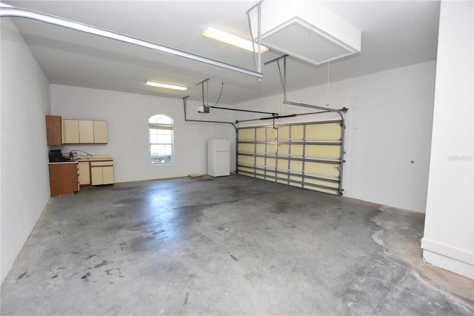 FAIRWAY OAKS FIRST ADD - Residential Lease