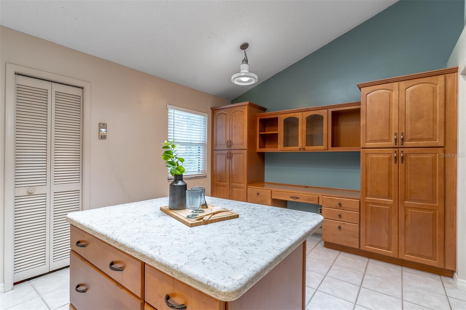 COUNTRY CREEK SOUTHRIDGE AT - Residential