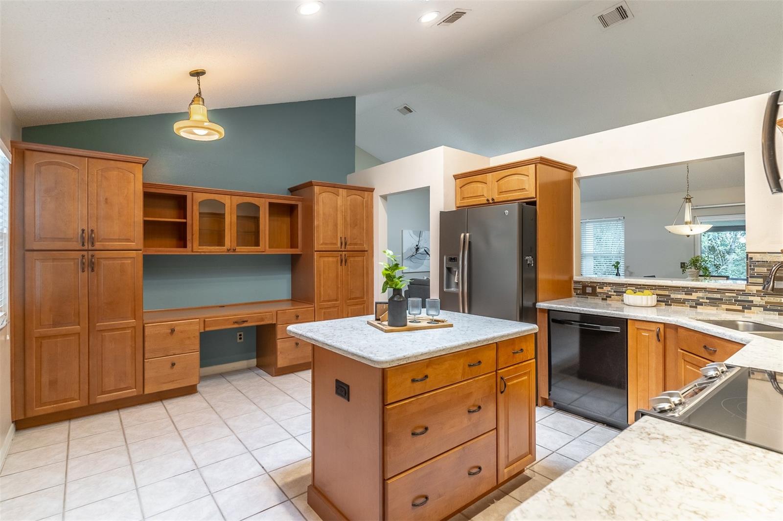 953 SOUTHRIDGE TRAIL