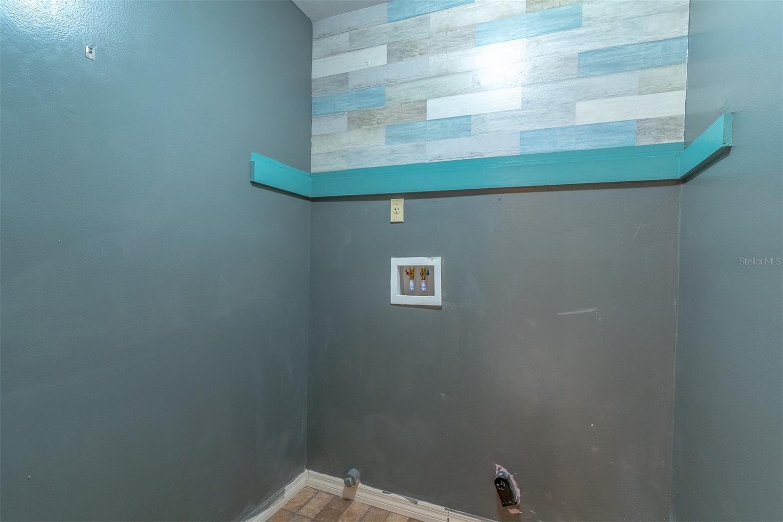 COUNTRY CREEK SOUTHRIDGE AT - Residential