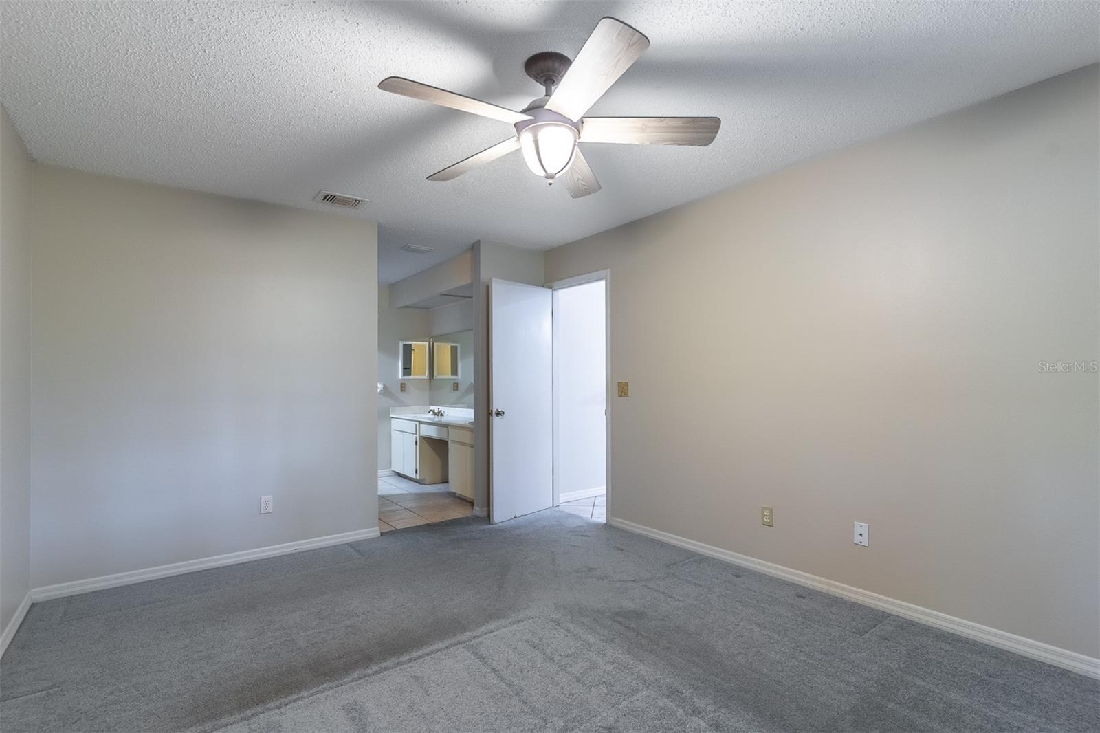 COUNTRY CREEK SOUTHRIDGE AT - Residential