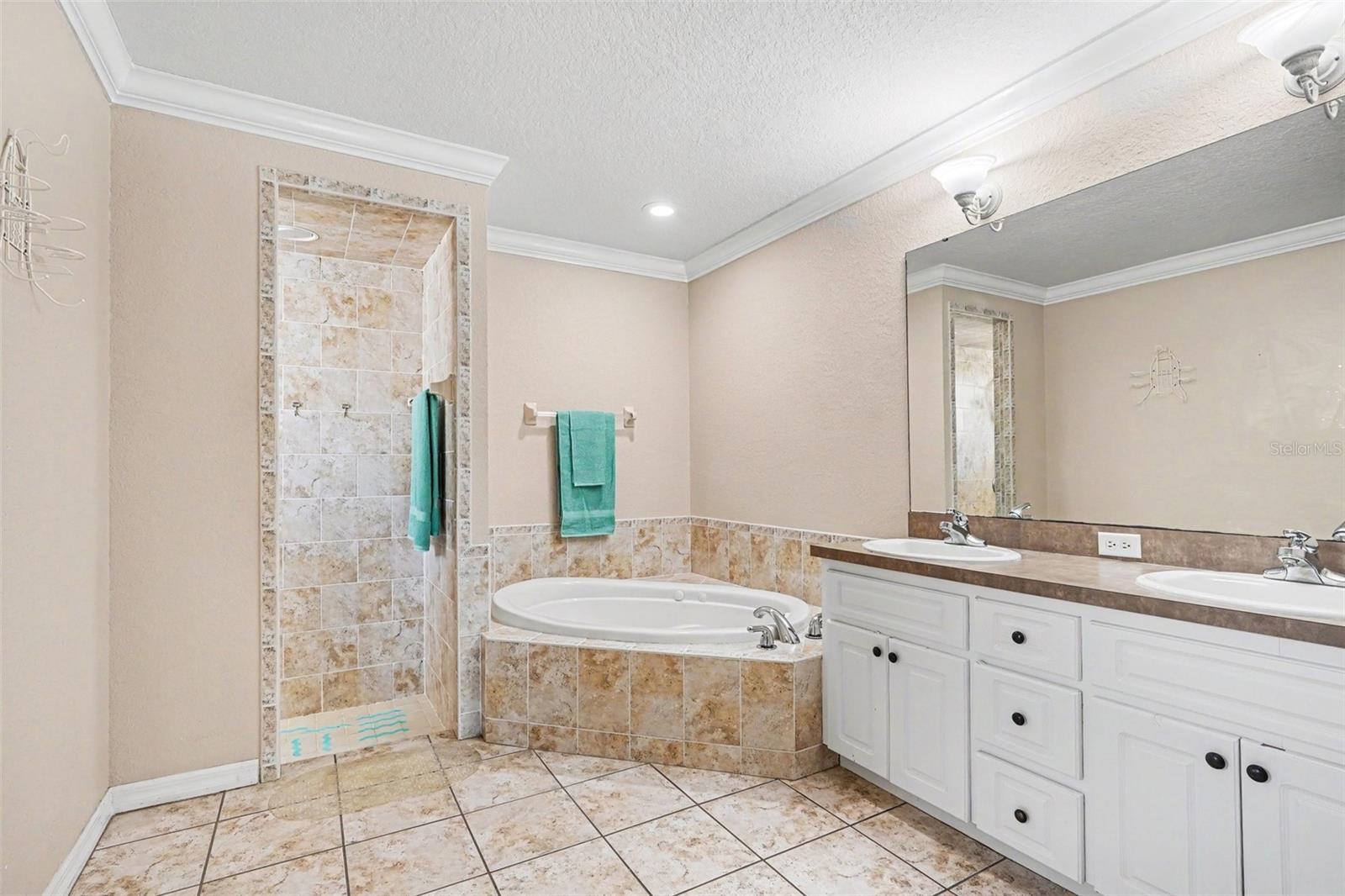 SHADDOCK ESTATES - Residential