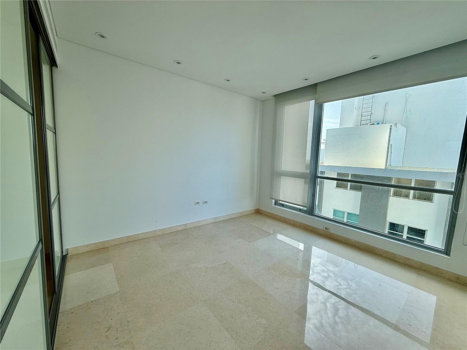 VENETIAN TOWER - Residential