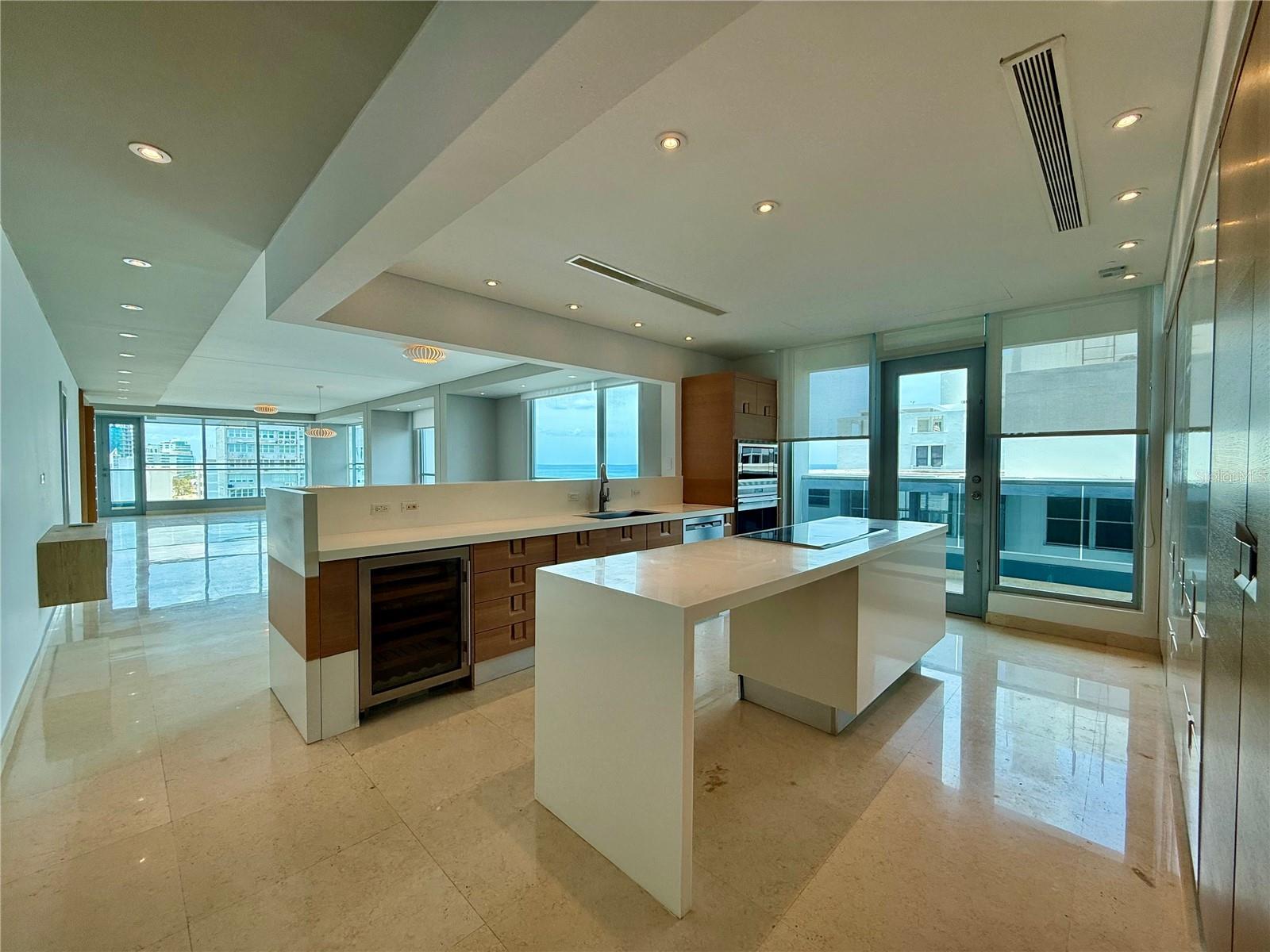 VENETIAN TOWER - Residential