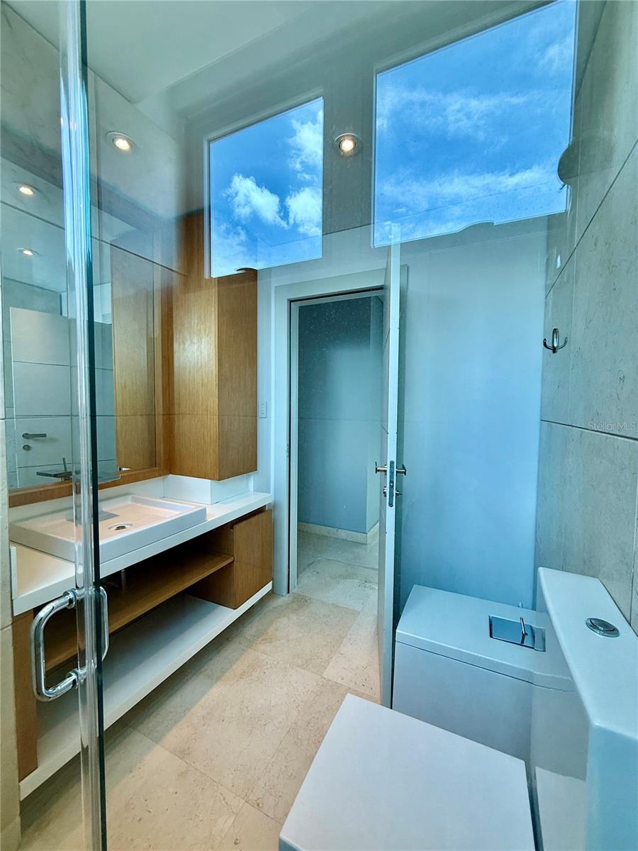 VENETIAN TOWER - Residential