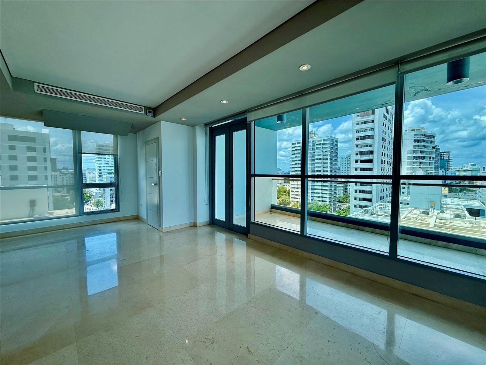 VENETIAN TOWER - Residential